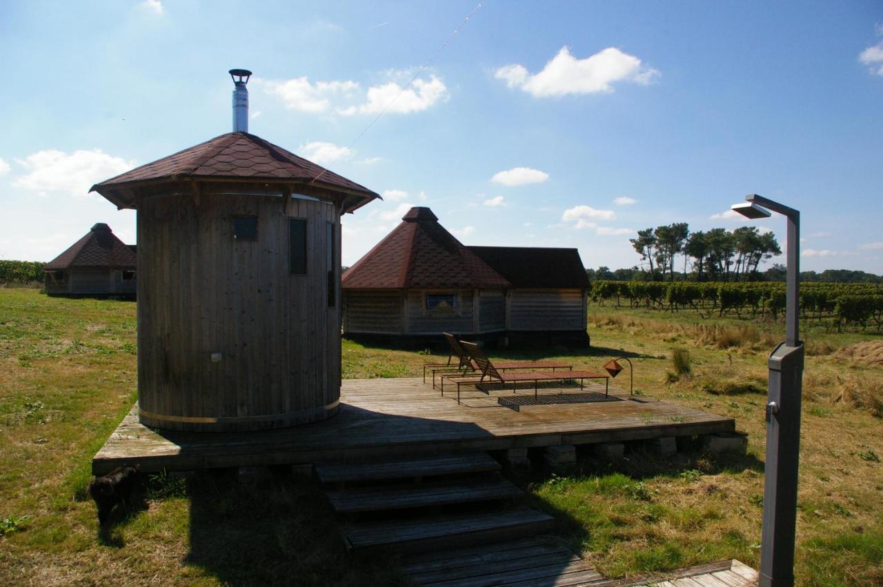 Village Privatise De Cabanes Insolites D'Ananda Ma Saint-Aubin-de-Lanquais エクステリア 写真